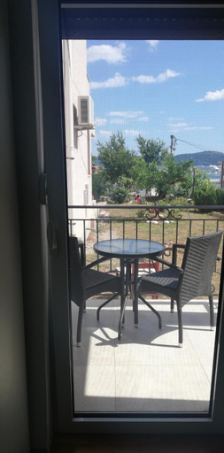 Others 5, Apartment Stojanovic