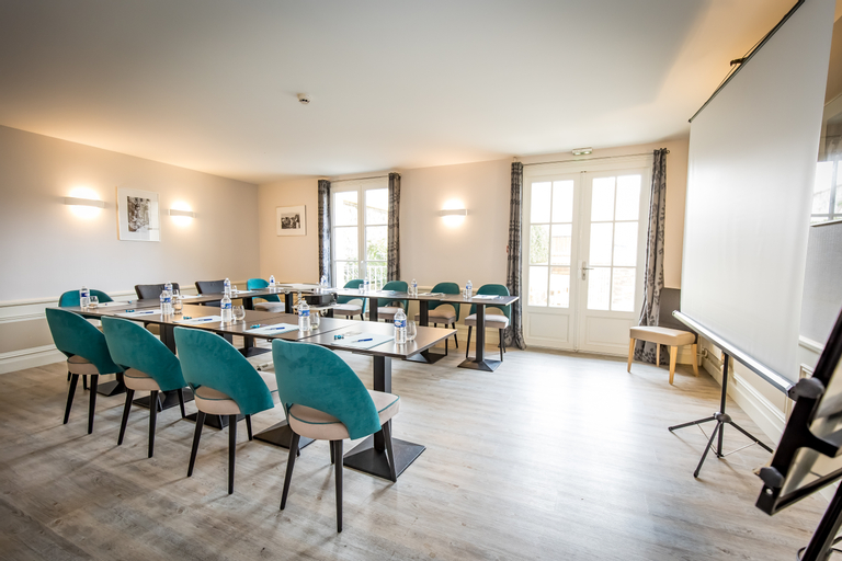 Business Facilities 18