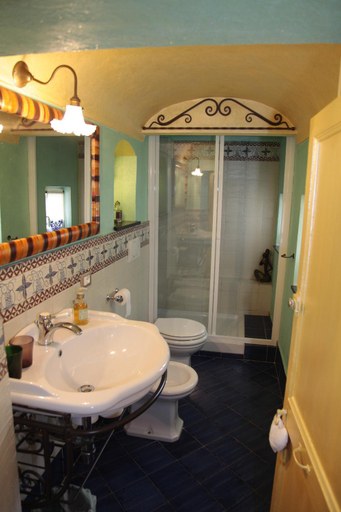 Bathroom, Casa Nobile, Savona