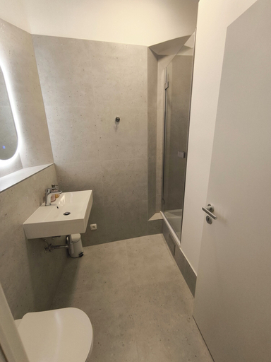 Bathroom 3, Tower Square Apartments, Split