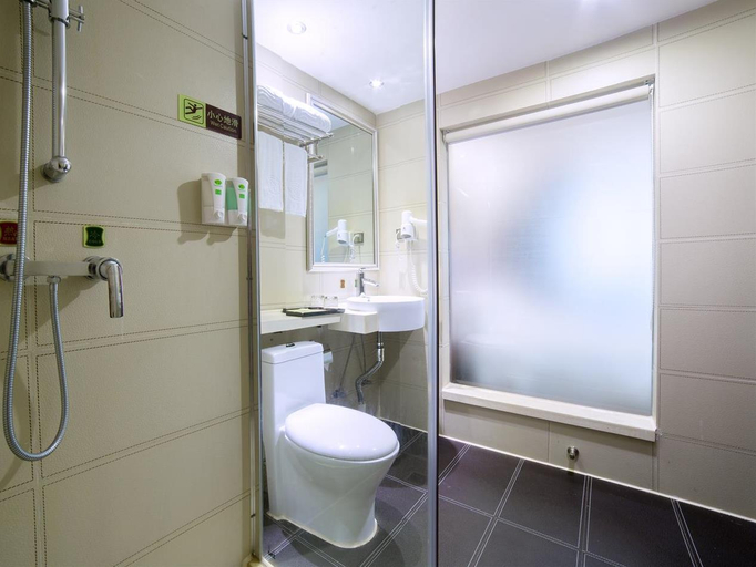 Bathroom 4, Vienna Hotel Zhuhai Xiangzhou Qinglv Road Theater, Zhuhai