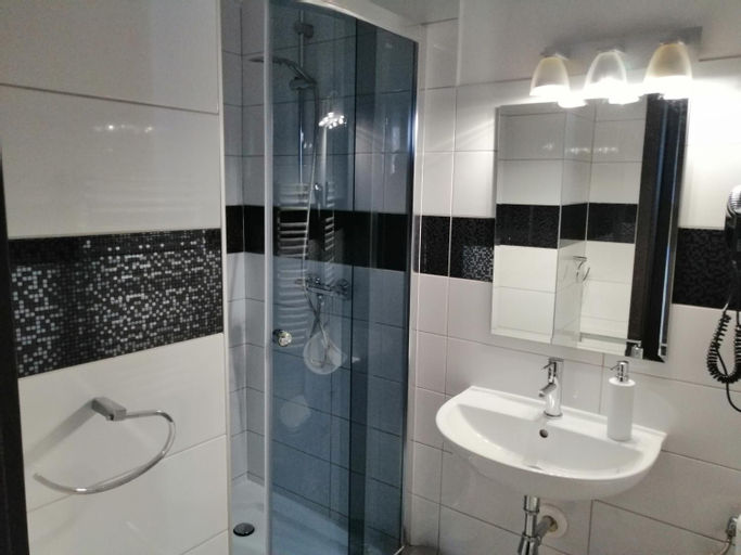 Bathroom 6
