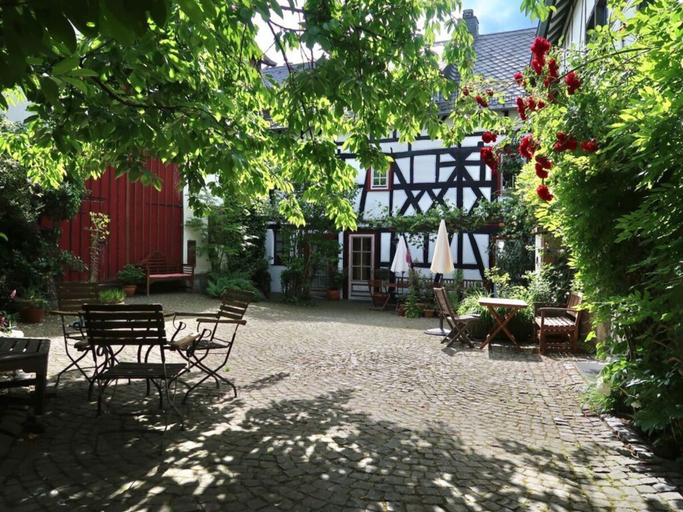 Dining 3, Nice Apartment in Weilmunster, Limburg-Weilburg