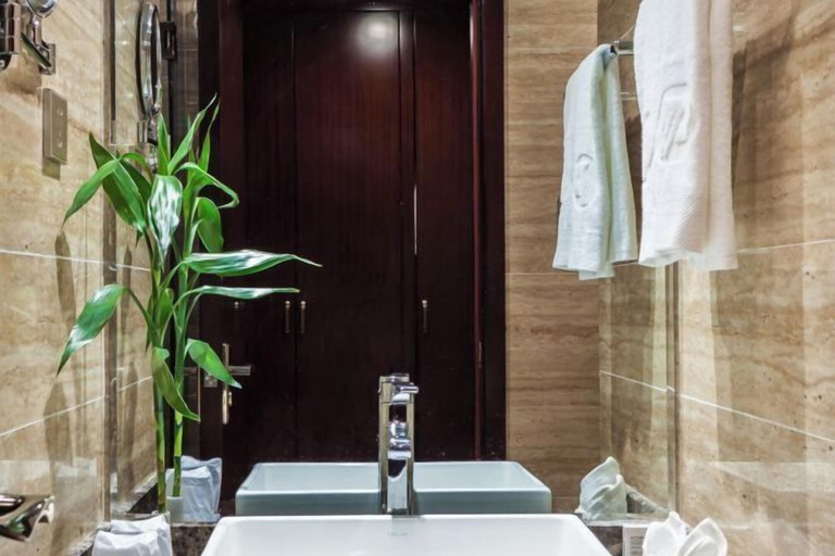 Bathroom 4, Post Hotel, Hanzhong