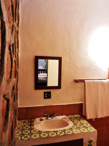 Bathroom 2, La Buena Vista, Dist. Pochutla