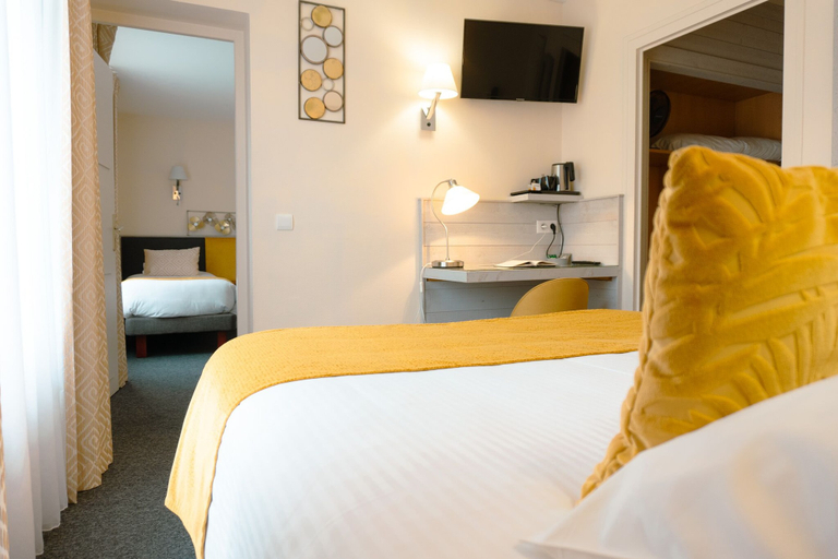 Bedroom 2, Hôtel Restaurant Ô Pervenches, Savoie