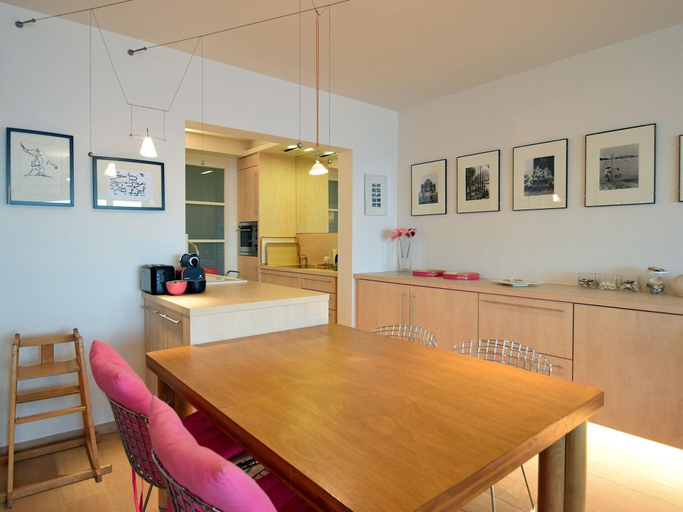 Others 5, Beachfront Bliss in De Haan, West-Vlaanderen