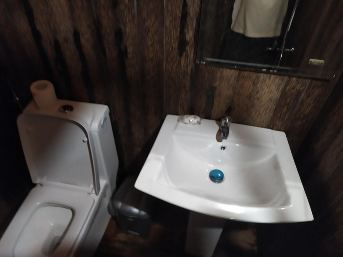 Bathroom 2, Tree House-Midigama, Weligama