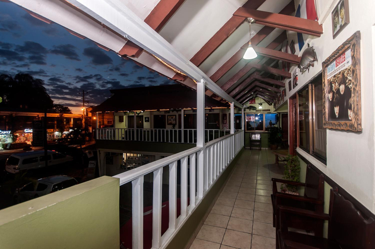 Food & Drinks 4, Cadillac Rock Beach Hotel, Garabito