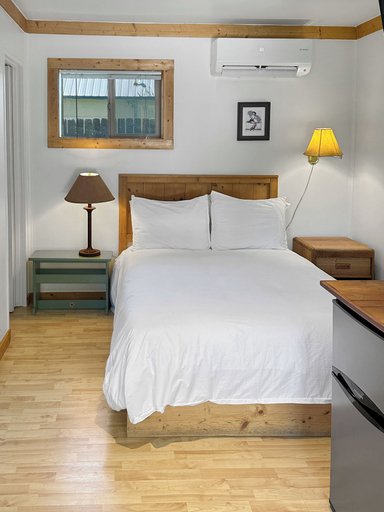 Bedroom 2, Rocky Mountain Inn, Delta