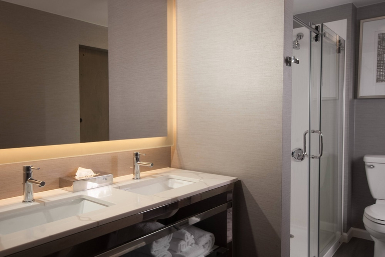 Bathroom 4, Courtyard Charleston Waterfront, Charleston