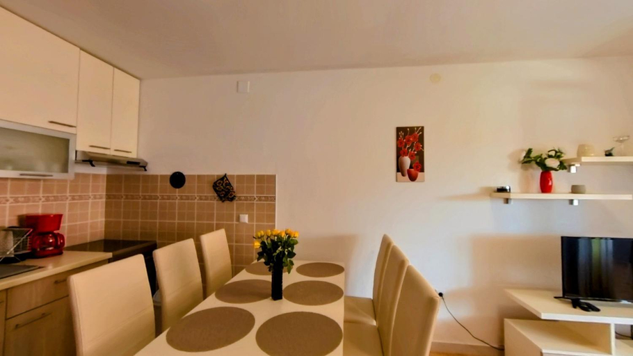 Others 2, Apartments Dario, Medulin
