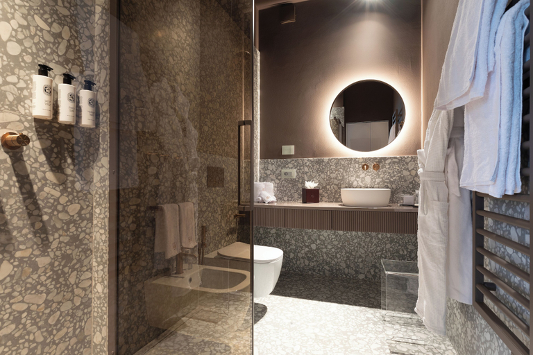 Bathroom 3, Palazzo Utini, Parma