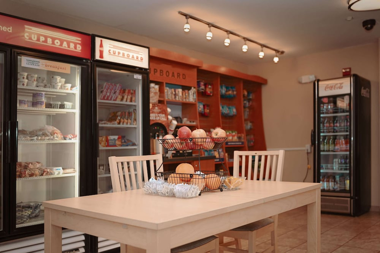 Food & Drinks 4, Sonesta Simply Suites Clearwater, Pinellas
