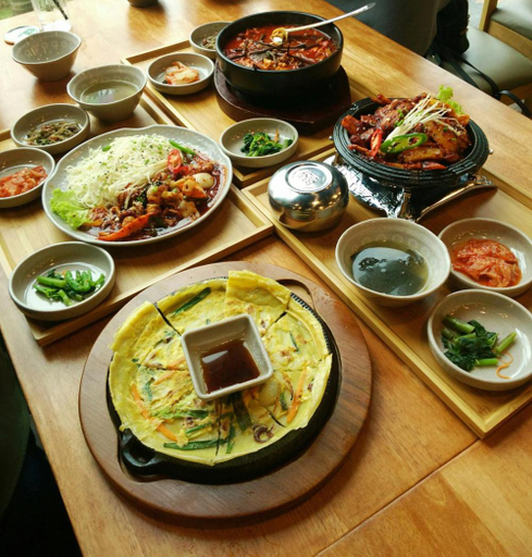 Food & Drinks 5, ALOCASIA Geniehome 3BR Wifi Utropolis Shah Alam, Shah Alam