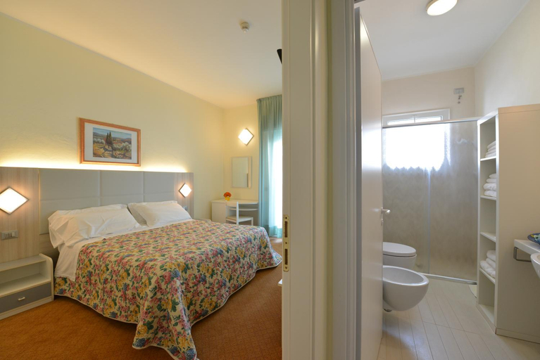 Bedroom 3, Hotel Doge, Rimini
