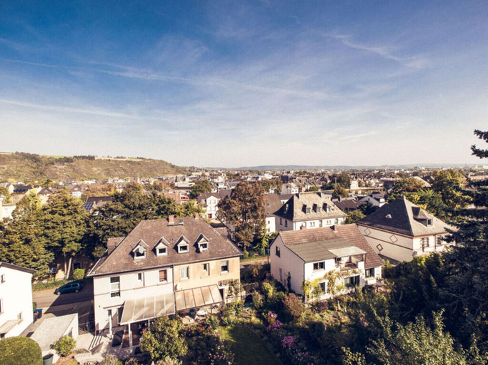 Others 3, Apartment for 6 Modern Retreat, Mayen-Koblenz