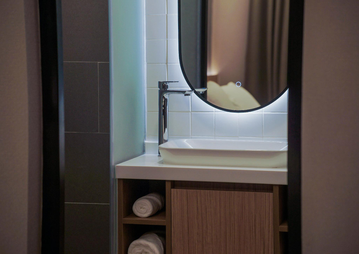 Bathroom 3, Moonstar Cebu Hotel - Deluxe Room, Cebu City