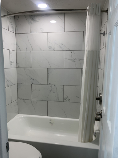Bathroom 4, Days Inn by Wyndham Sulphur Springs, Hopkins