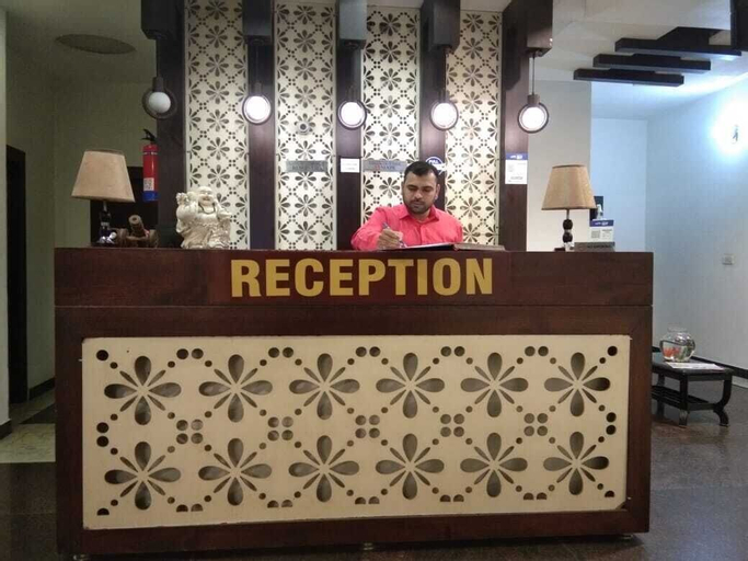 Hotel Globe, Karnal