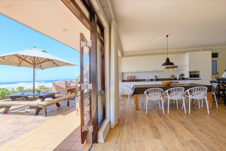 Food & Drinks 4, Oppiesee Self Catering Apartments, Eden