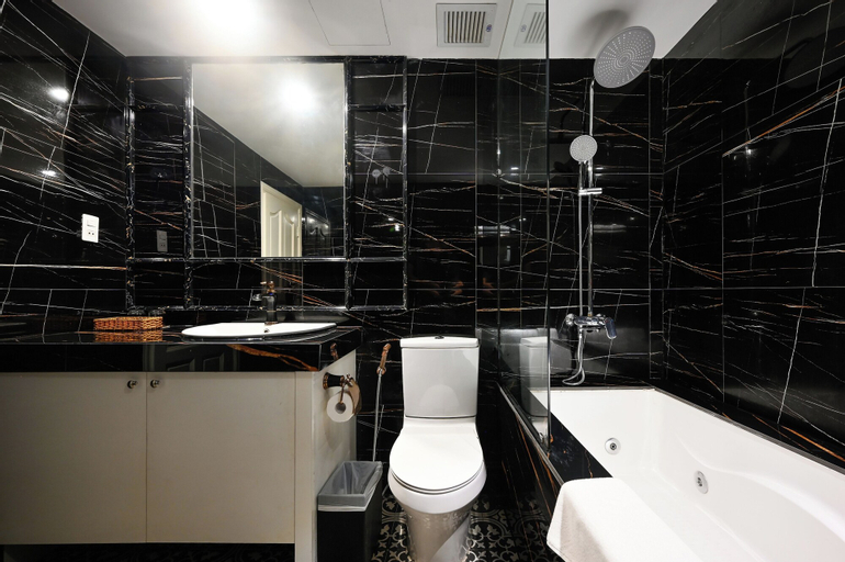 Bathroom 25