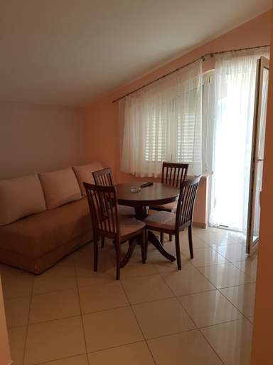 Others 5, Apartments Nika, Starigrad