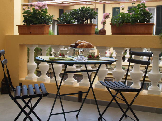 Others 5, B&B Casa Trucchi, Imperia