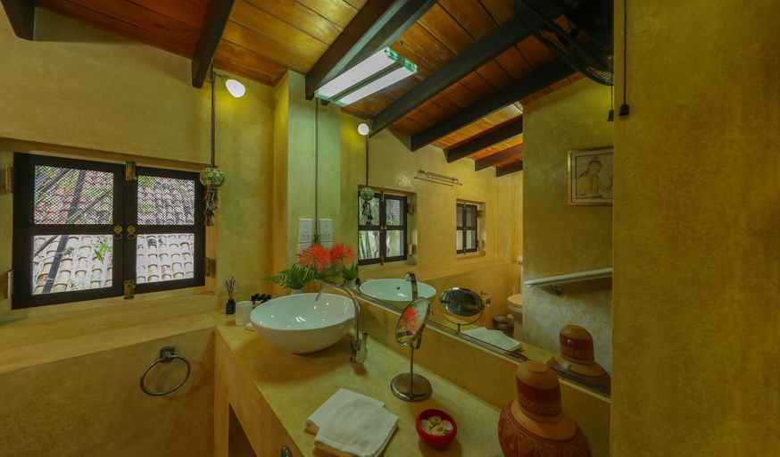 Bathroom 3, Sergeant House, Habaraduwa