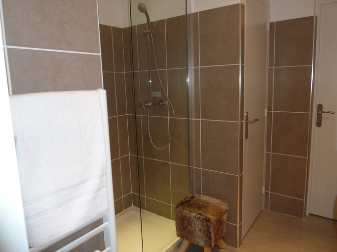 Bathroom 4, Studios ALBRI, Val-de-Marne