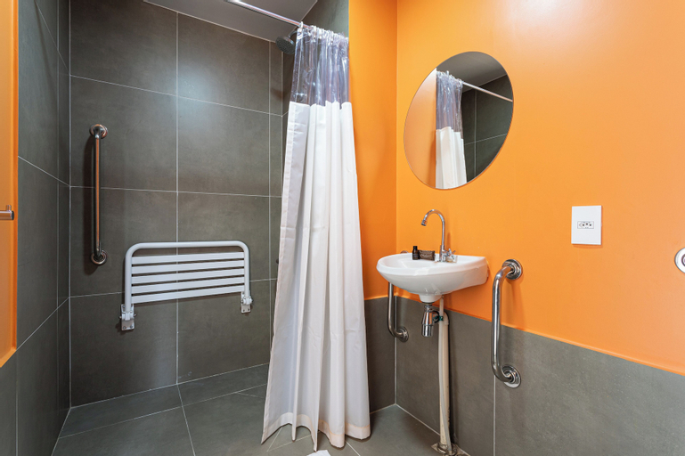 Bathroom 4