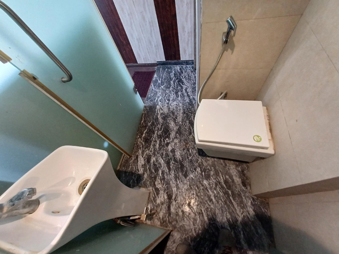 Bathroom 4, Hotel Golden Oak, Jaipur