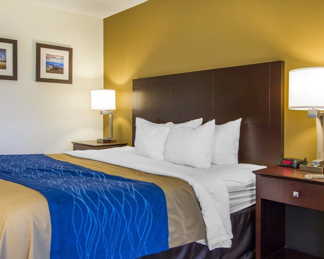 Bedroom 2, Quality Inn Clarksville, Montgomery