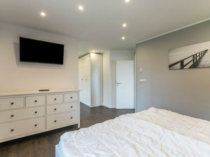 Room 3, Wooden Holiday Home With a View of the Dike, Nordfriesland
