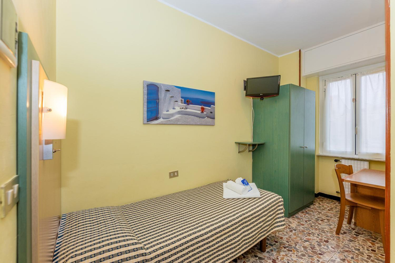 Bedroom 4, Villa Adriana, Savona