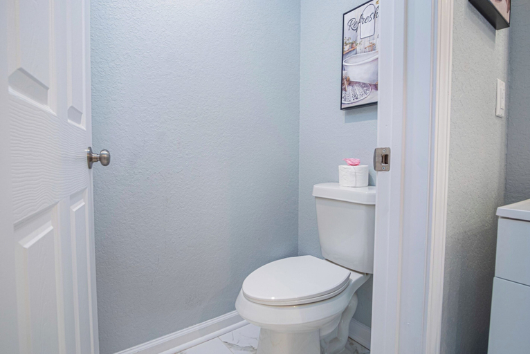 Bathroom 3, Spacious Delightful 4 BR/ 3 BA Close to Downtown, Bexar