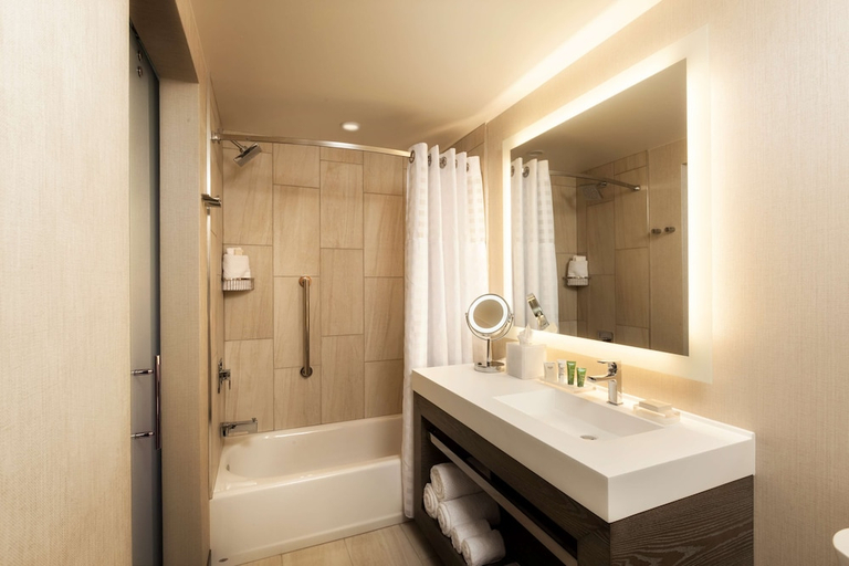 Bathroom 4, Hilton Cleveland Downtown, Cuyahoga