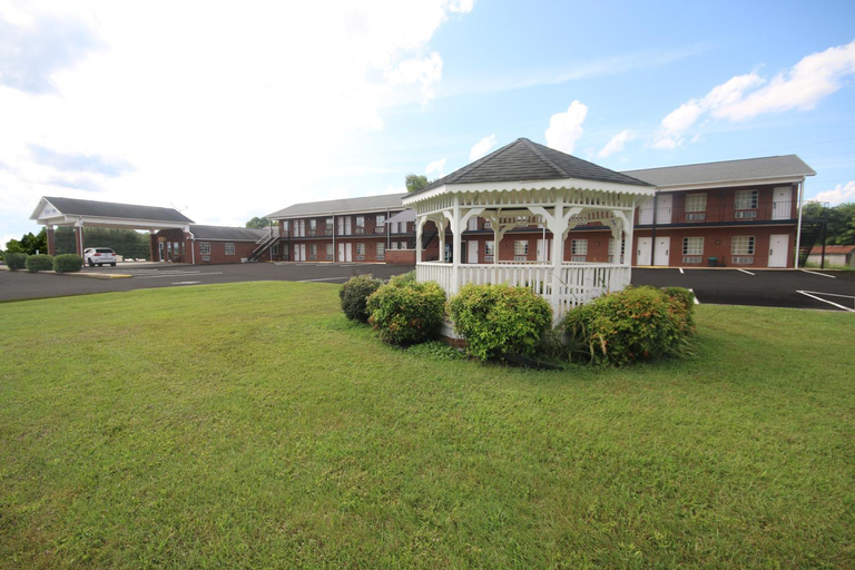 2, Surry Inn - Dobson - I-77 - Exit 93, Surry