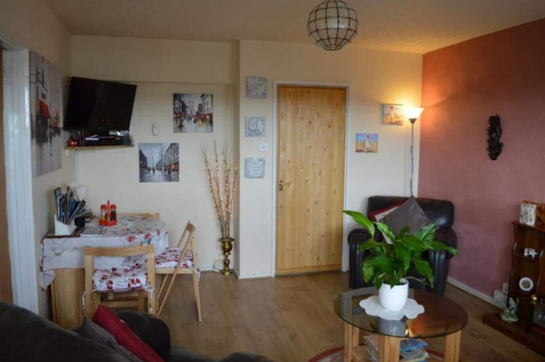 Others 5, Captivating 2-bed Apartment in Aberdeen, Aberdeen