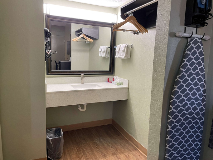 Bathroom 4, Surestay By Best Western Columbus Downtown, Muscogee