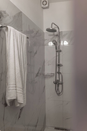 Bathroom 3, Esel Apartments, Sarandës