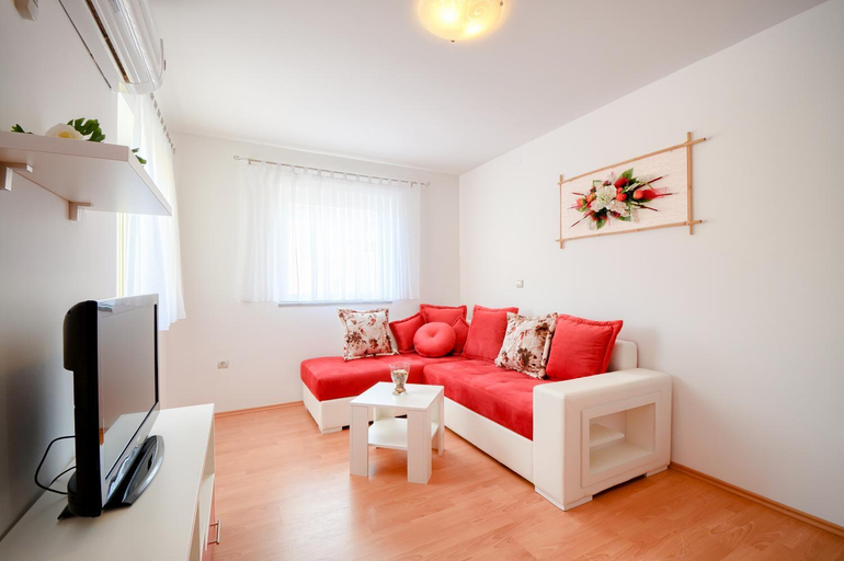 Others 4, Apartments Dario, Medulin