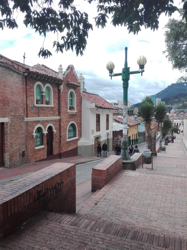 Others 5, Casita de Piedra, Santafé de Bogotá