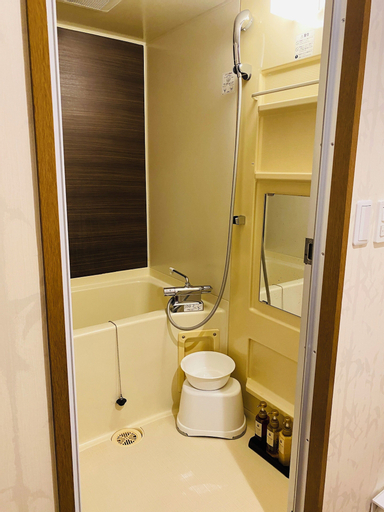 Bathroom 22