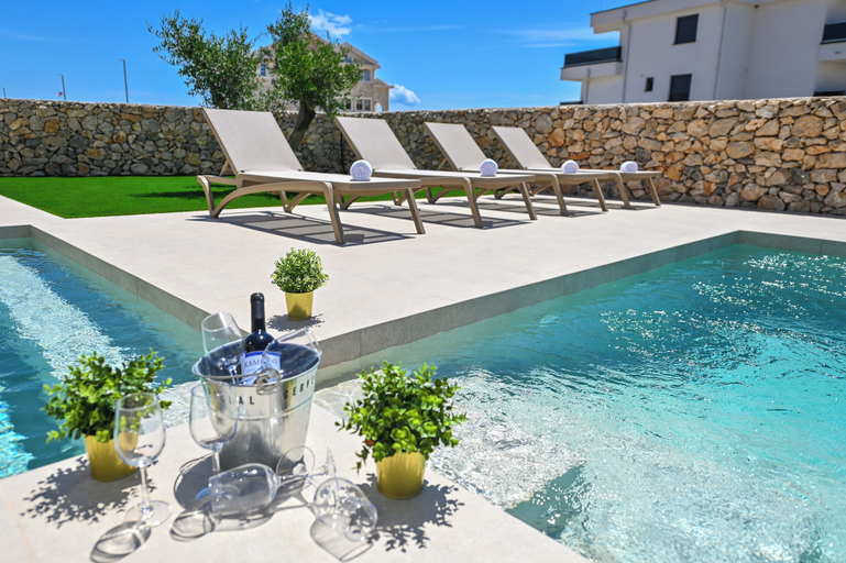 Sport & Beauty 4, Lux apartments, Novalja