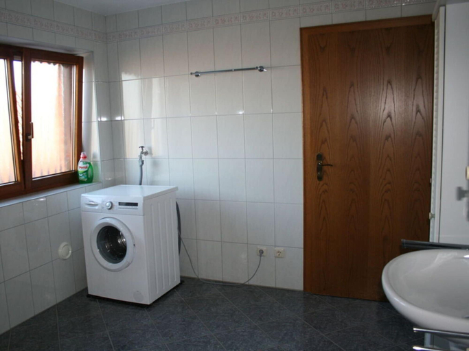 Bathroom 4, Liefde Voor de Eifel, Düren