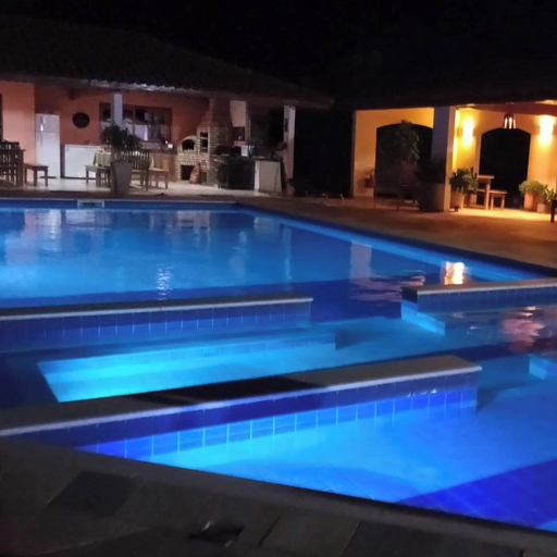 Outdoor pool 4, Sítio Aconchegante com Piscina e Wi-Fi, Quadra