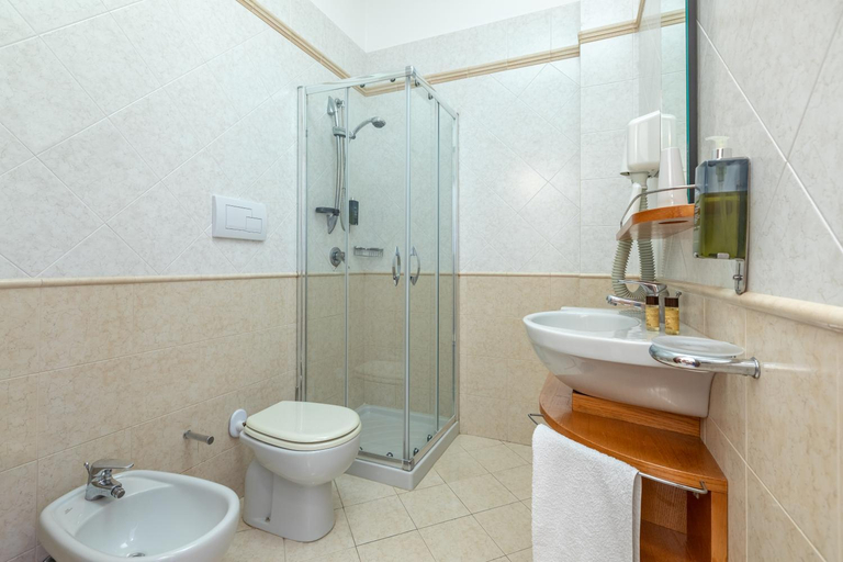 Bathroom, Hotel Sabbia d'Oro, Trapani