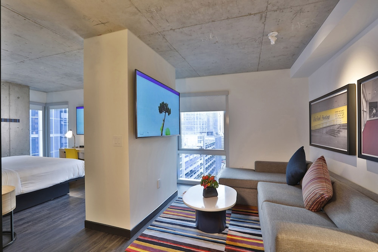 Bedroom 2, Aloft Chicago Mag Mile, Cook