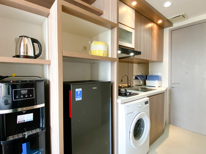 Others 2, Modern Studio at Vasanta Innopark Apartment By Travelio, Cikarang